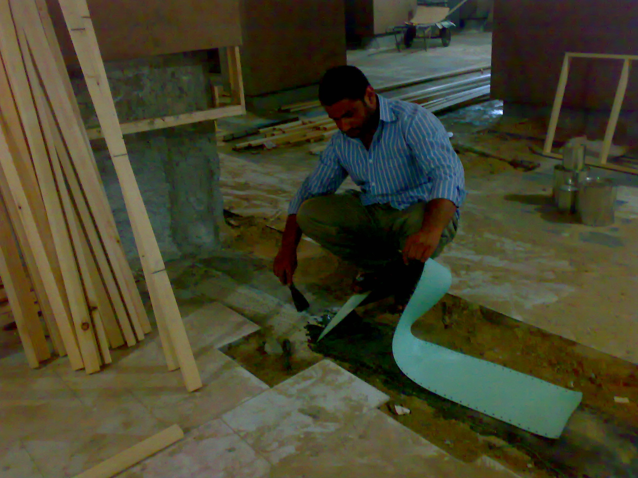 ترميم خزانات المياه وحمامات السباحة والأسطح الخرسانية